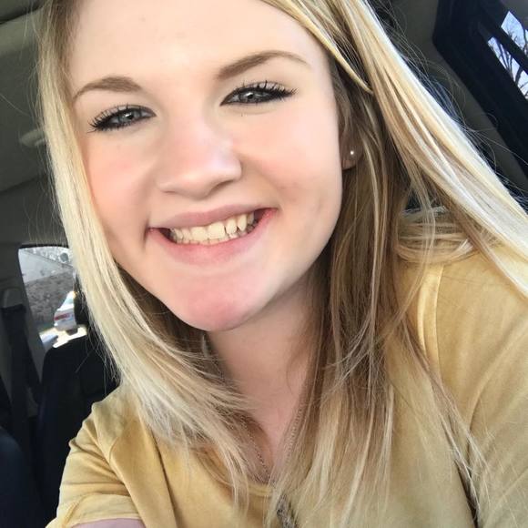 Meet your Posher, Averie - Picture 1 of 1